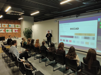 Встреча с представителями BIOCAD и организаторами конкурса «Дизайн молодых/Young Design» Фондом поддержки инноваций и молодежных инициатив Санкт-Петербурга с конкурсантами номинации «Культурный дизайн».
