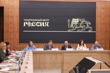Ректор СПГХПА им. А.Л. Штиглица приняла участие в заседании Коллегии Совета по разработке и продвижению нового российского стиля